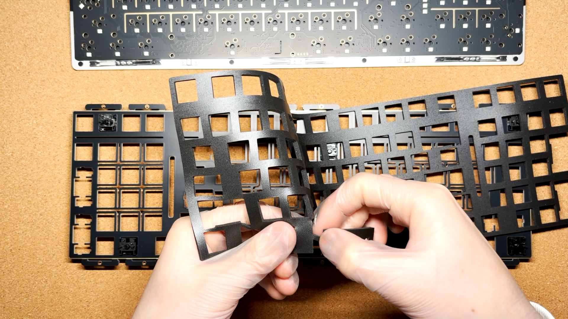 断开夹心棉空格处连接